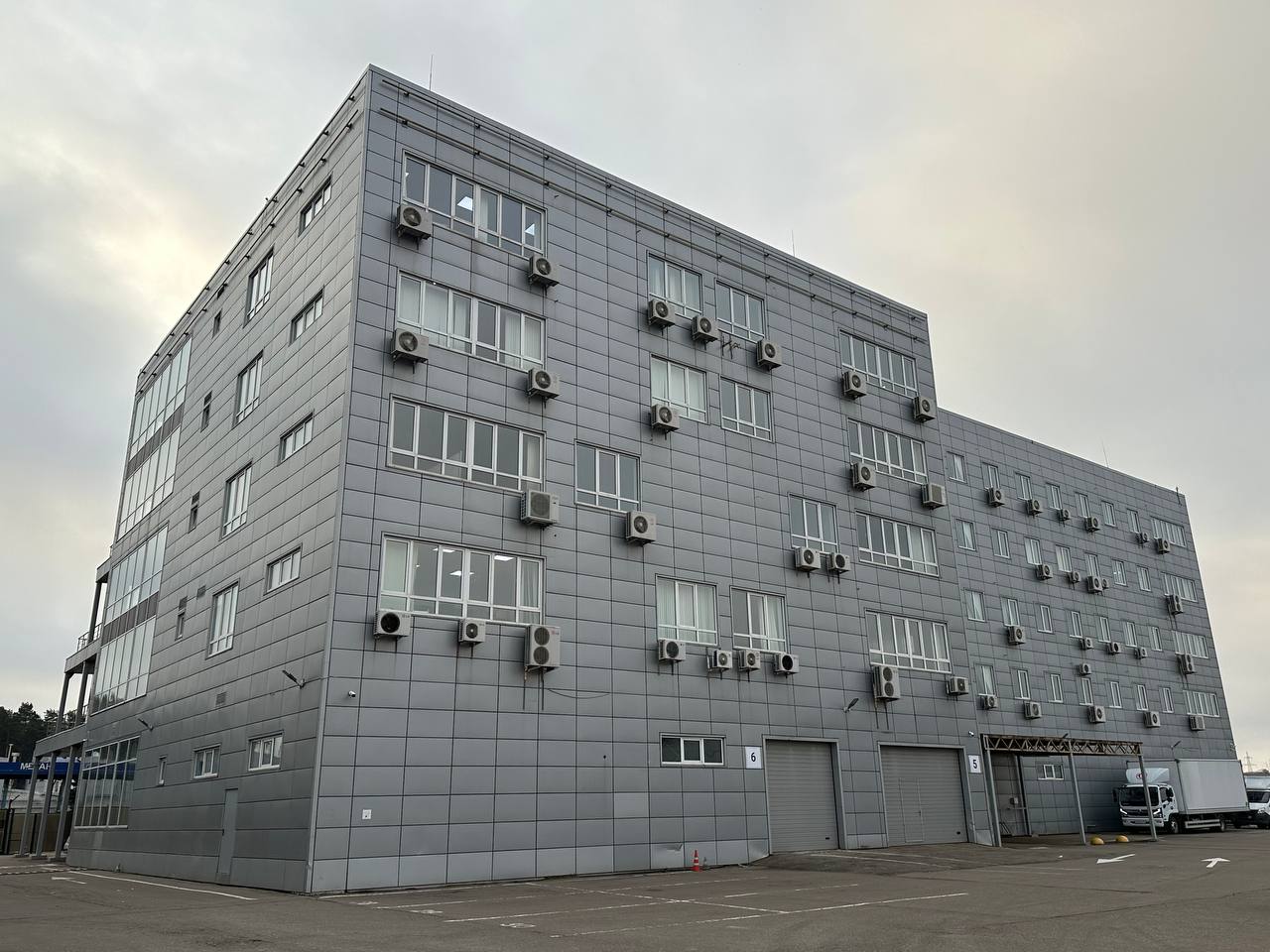 фасад дома, здание по адресу г Москва, тер МКАД, 47-й км, д 11 стр 2